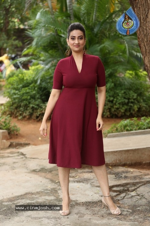 Manjusha Stills - 18 / 34 photos