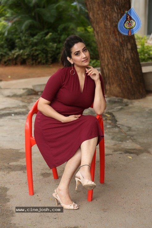 Manjusha Stills - 29 / 34 photos