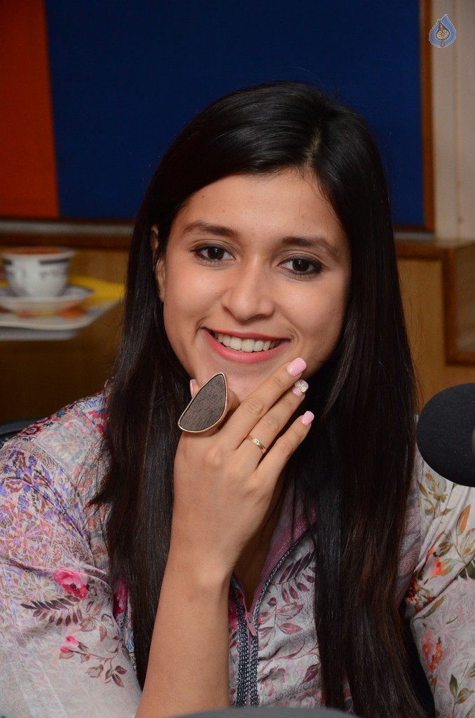 Mannara Chopra at Radio City - 36 / 38 photos