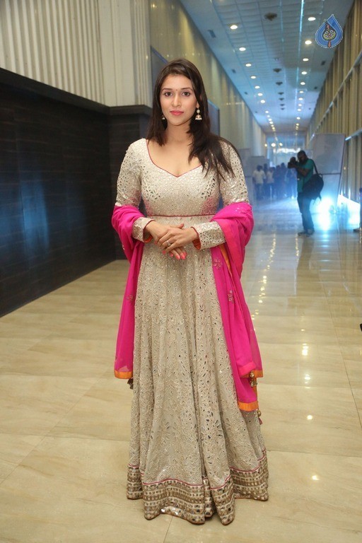 Mannara Chopra at Rogue Audio Launch - 17 / 42 photos