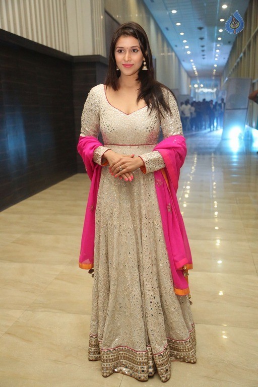 Mannara Chopra at Rogue Audio Launch - 41 / 42 photos