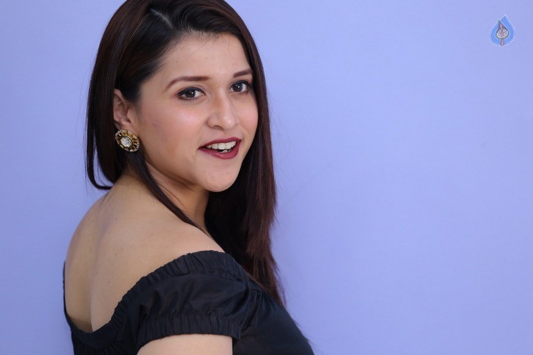 Mannara Chopra Latest Gallery - 50 / 53 photos