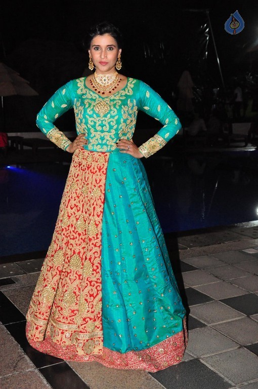 Mannara Chopra Latest Gallery - 35 / 40 photos