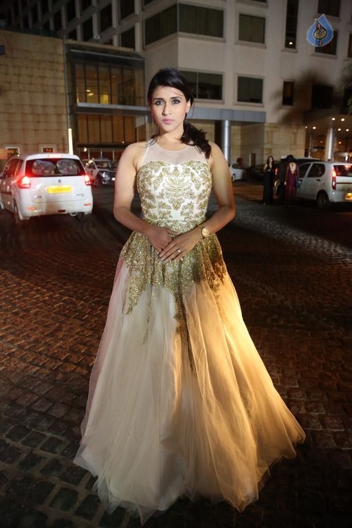 Mannara Chopra New Photos - 1 / 34 photos