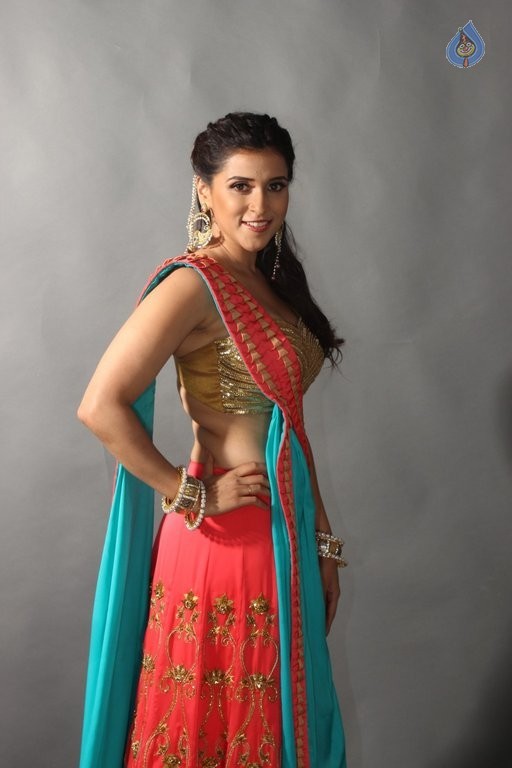 Mannara Chopra Photo Shoot Photos - 38 / 42 photos
