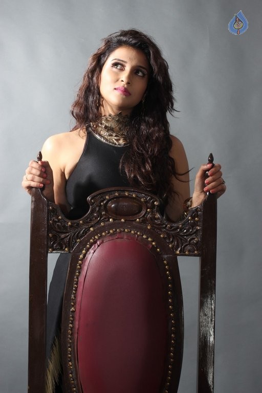 Mannara Chopra Photo Shoot Photos - 42 / 42 photos