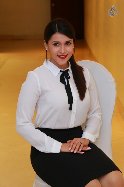 Mannara New Photos - 29 / 34 photos