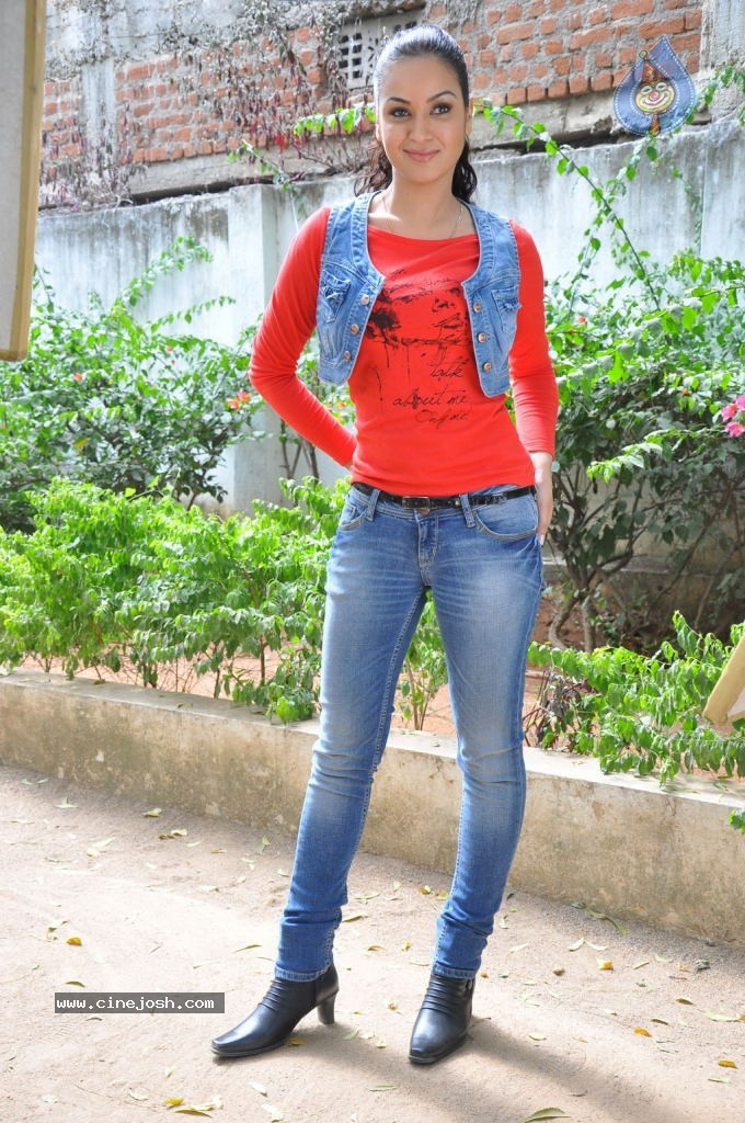 Mariyam Zakaria Latest Photos - 8 / 48 photos