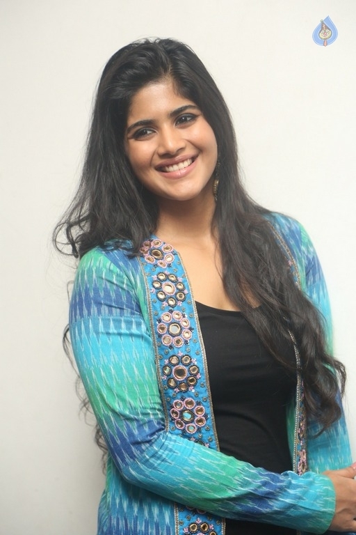 Megha Akash New Stills - 4 / 13 photos