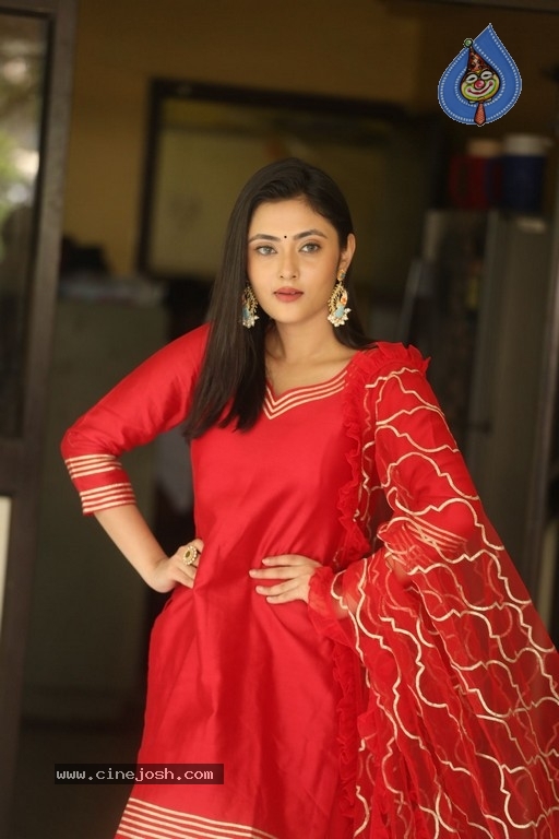 Megha Chowdhury Interview Photos - 1 / 21 photos