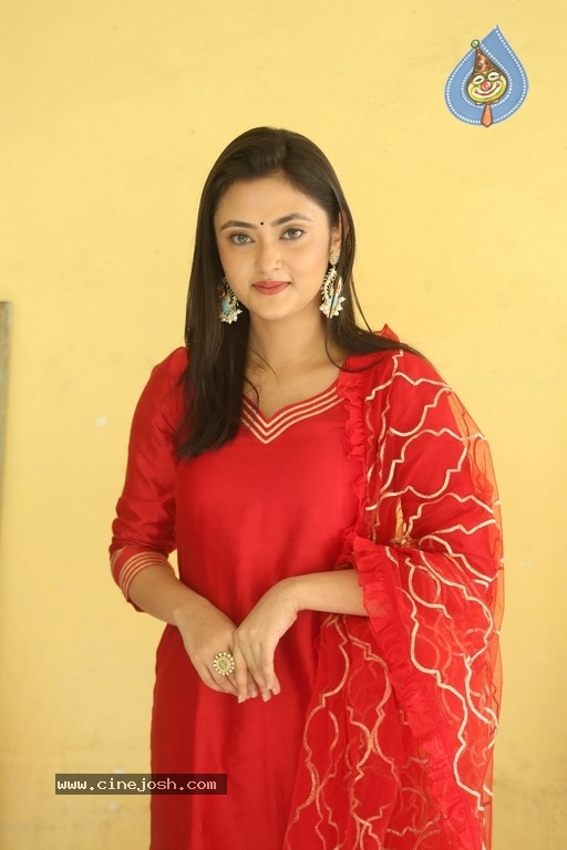 Megha Chowdhury Interview Photos - 18 / 21 photos