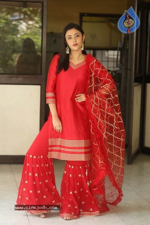 Megha Chowdhury Interview Photos - 21 / 21 photos