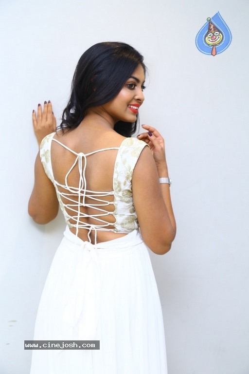 Meghla Mukta Photos - 9 / 11 photos