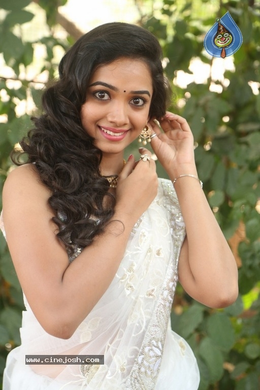 Meghna Mandumula Latest Pics - 7 / 12 photos