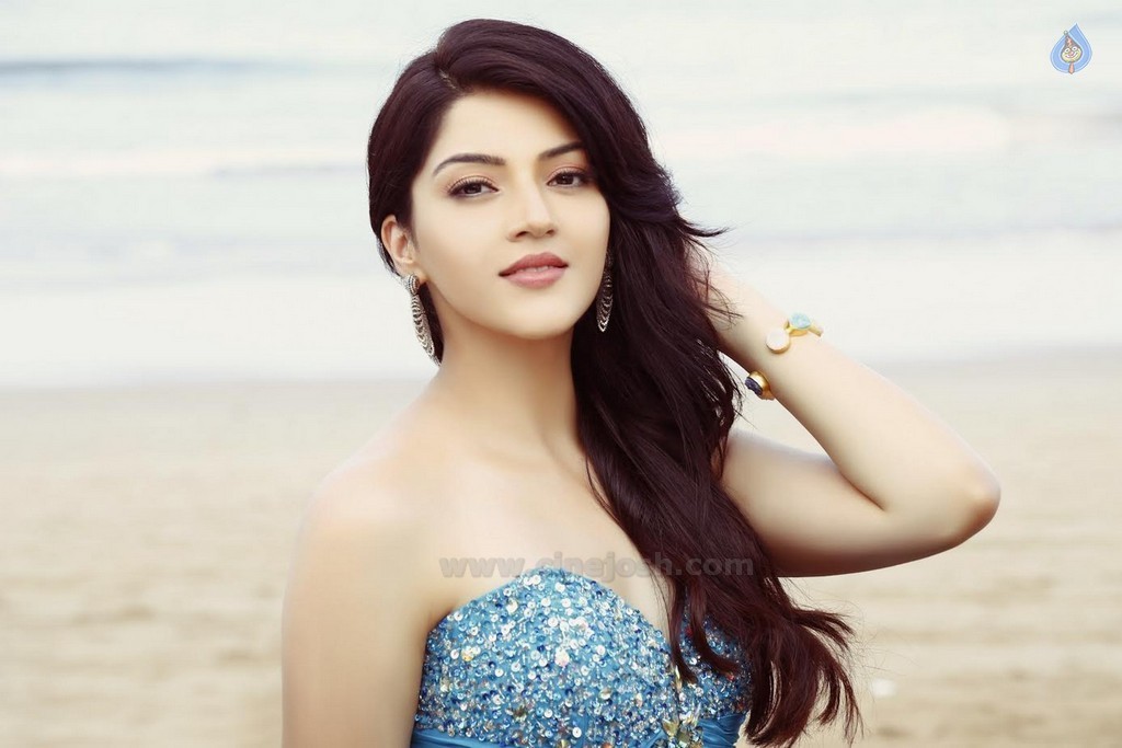 Mehreen Kaur New Gallery - 10 / 18 photos