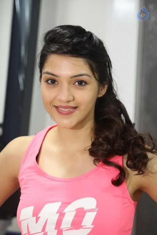 Mehreen Kaur New Photos - 14 / 30 photos