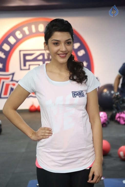 Mehreen Kaur New Photos - 19 / 30 photos