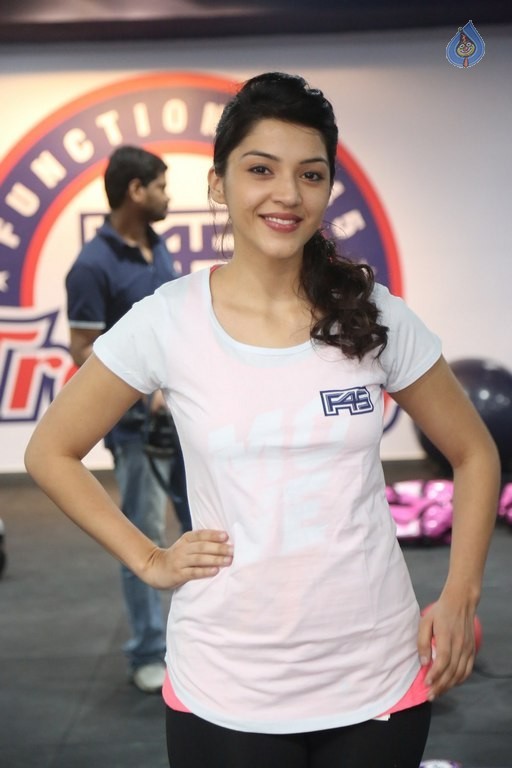 Mehreen Kaur New Photos - 23 / 30 photos