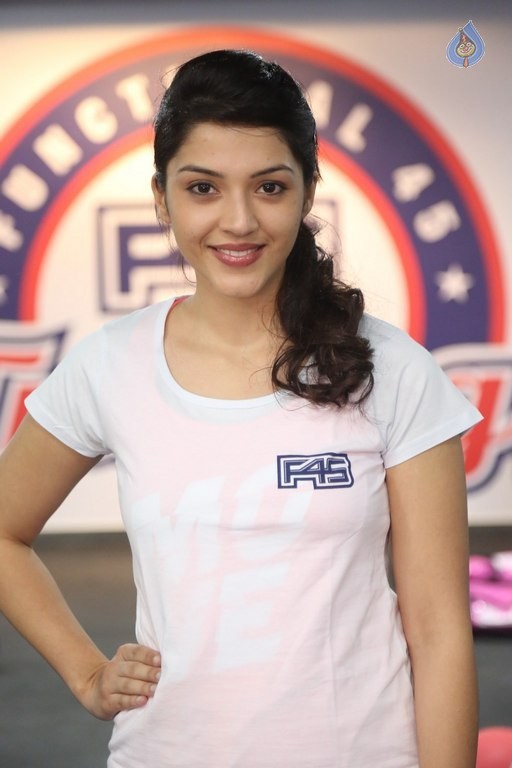Mehreen Kaur New Photos - 29 / 30 photos