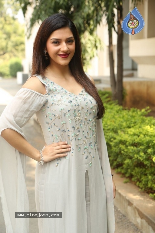 Mehrene Kaur Pirzada Latest Photos - 2 / 9 photos