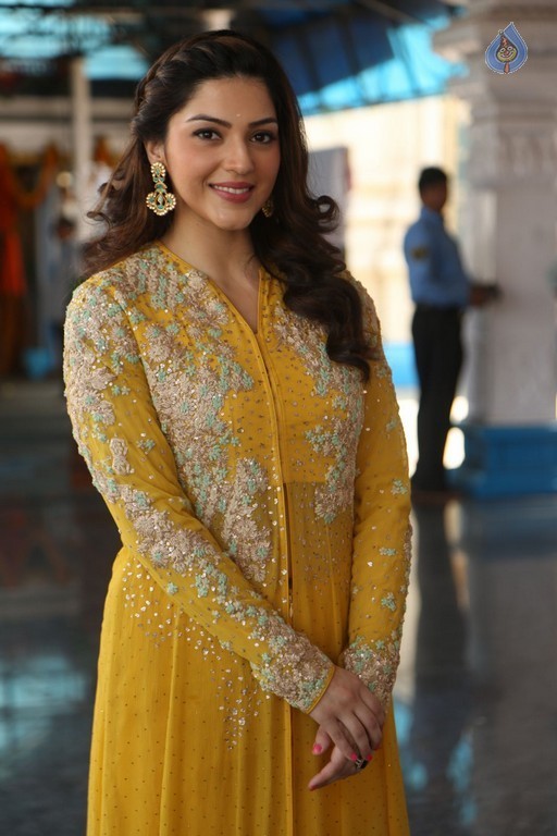 Mehrene Kaur Pirzada Photos - 35 / 42 photos