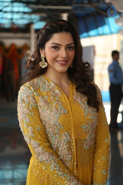 Mehrene Kaur Pirzada Photos - 40 / 42 photos