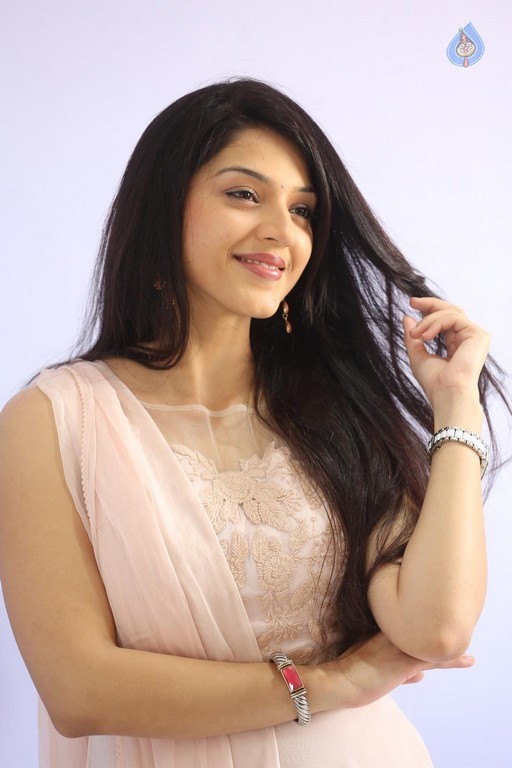 Mehrene Kaur Pirzada Photos - 43 / 43 photos