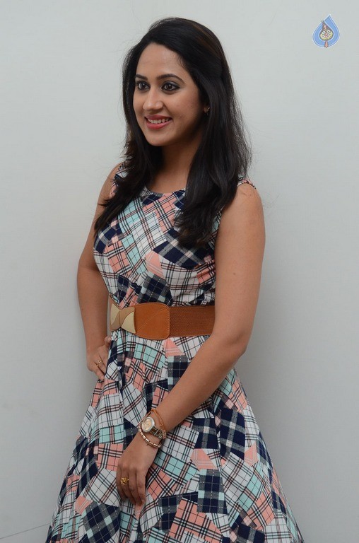 Mia George Latest Gallery - 30 / 42 photos