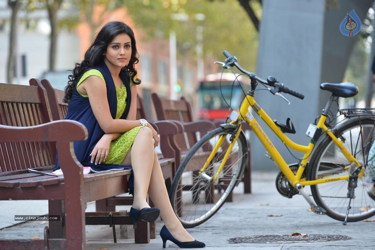 Mishti Chakraborty Gallery - 33 / 61 photos