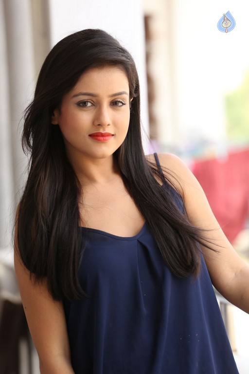 Mishti Chakraborty Images - 16 / 51 photos