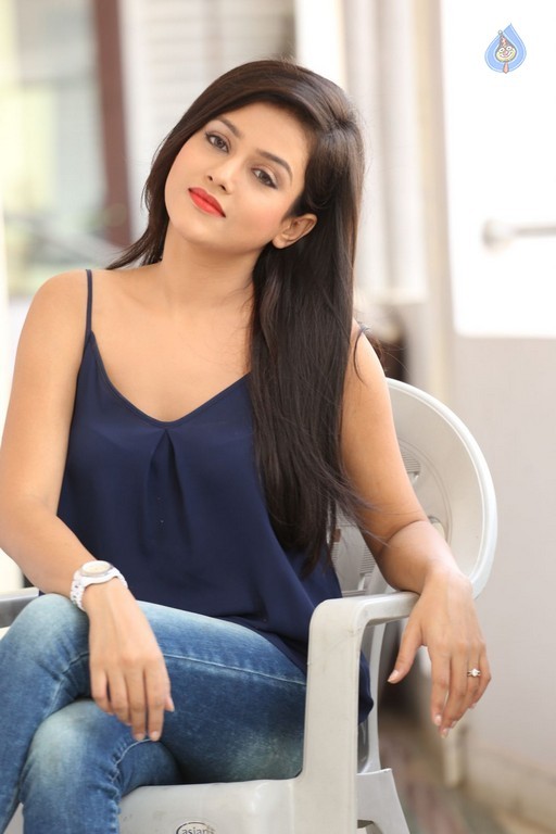 Mishti Chakraborty Images - 31 / 51 photos