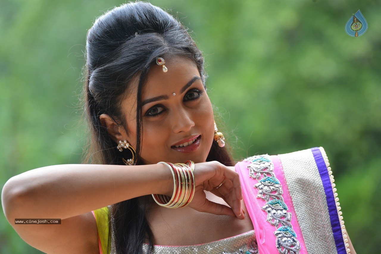 Mishti Chakraborty New Photos - 33 / 90 photos