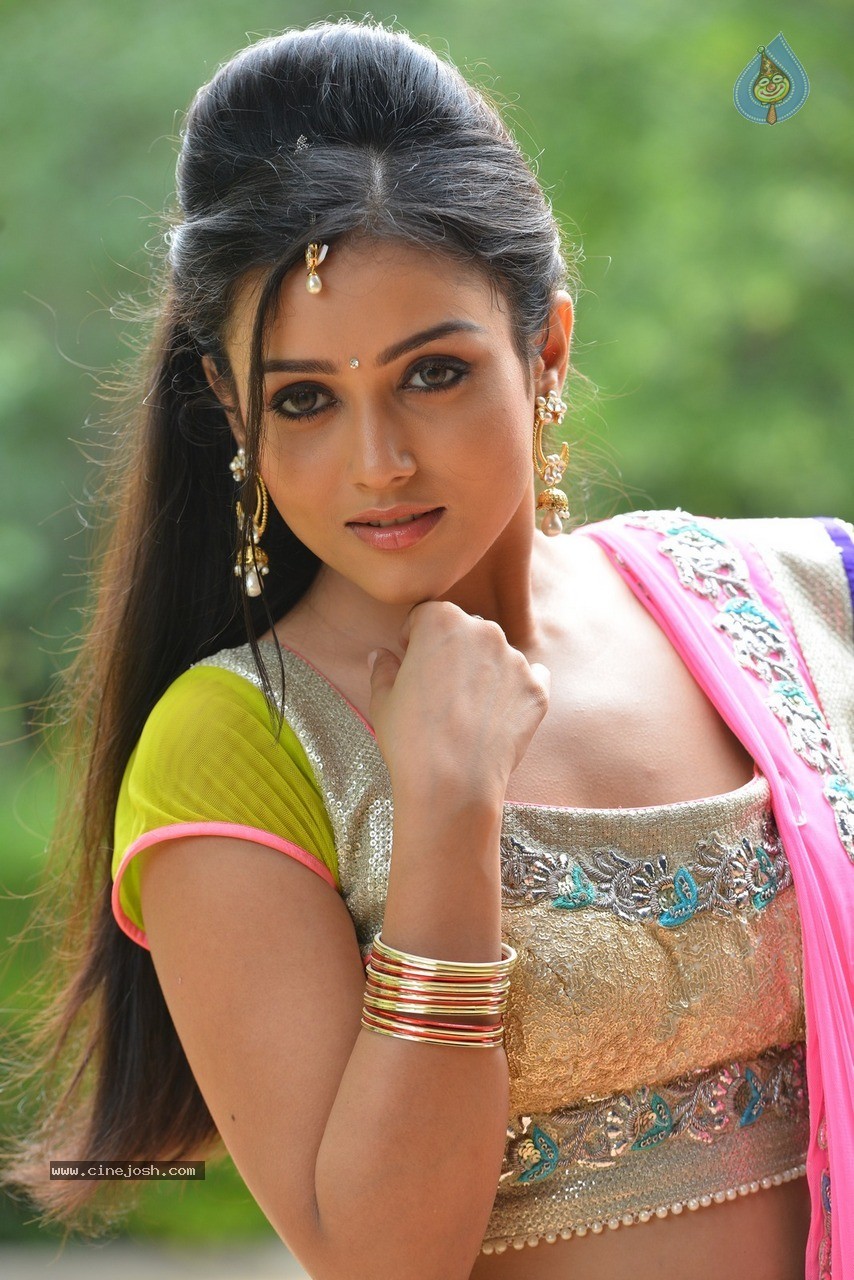 Mishti Chakraborty New Photos - 38 / 90 photos