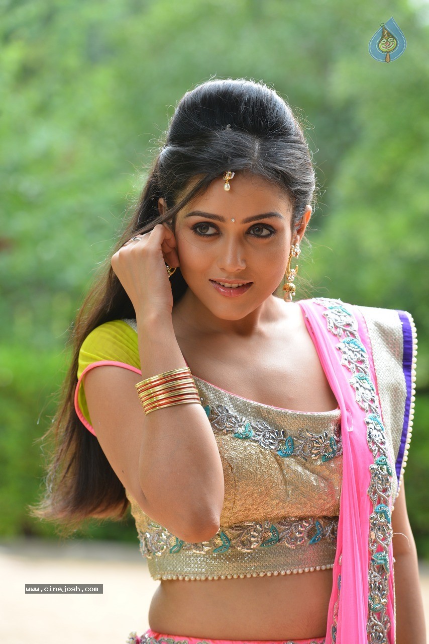 Mishti Chakraborty Stills - 22 / 39 photos