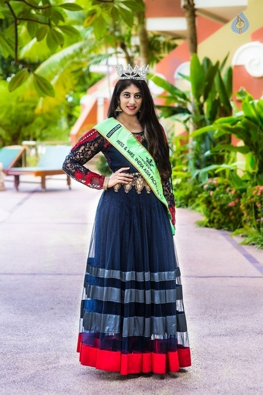 Miss India Asia Pacific 2017 Manasa Jonnalagadda Images - 21 / 29 photos