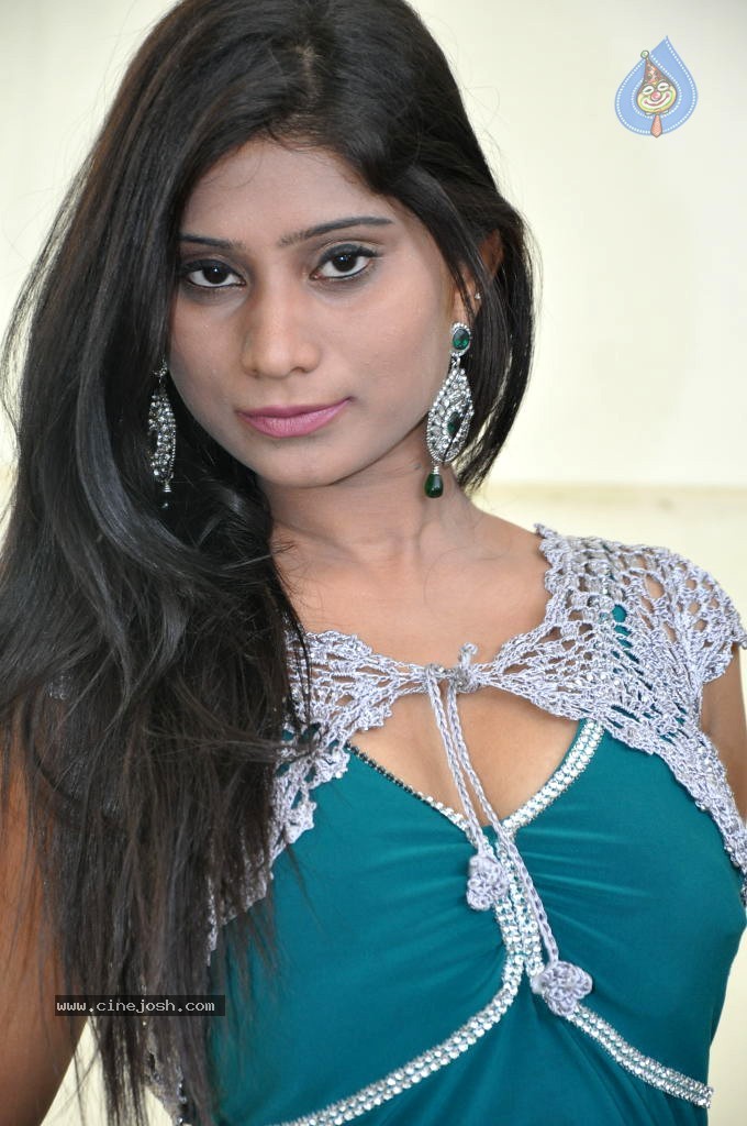 Mithuna Waliya Hot Stills - 1 / 59 photos