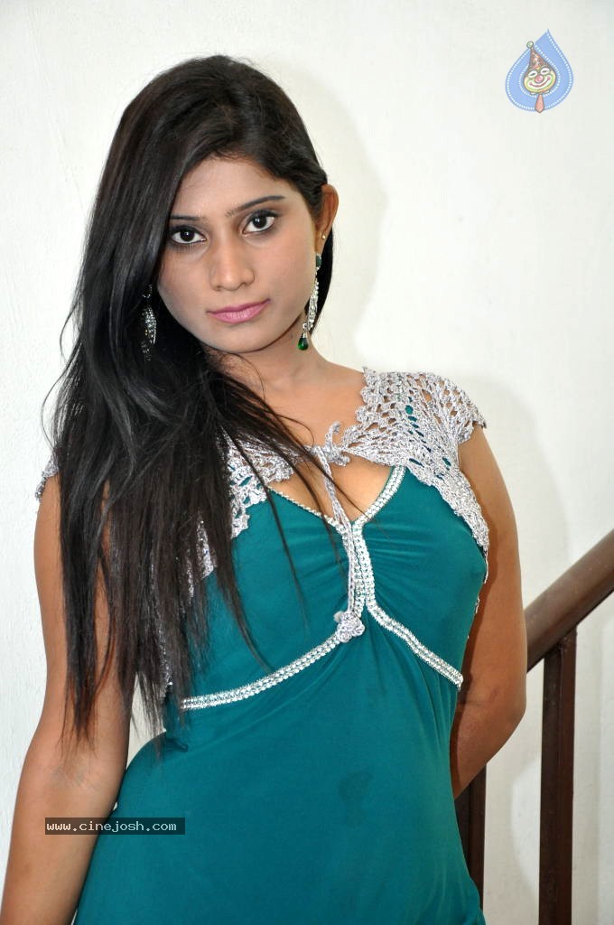 Mithuna Waliya Hot Stills - 16 / 59 photos
