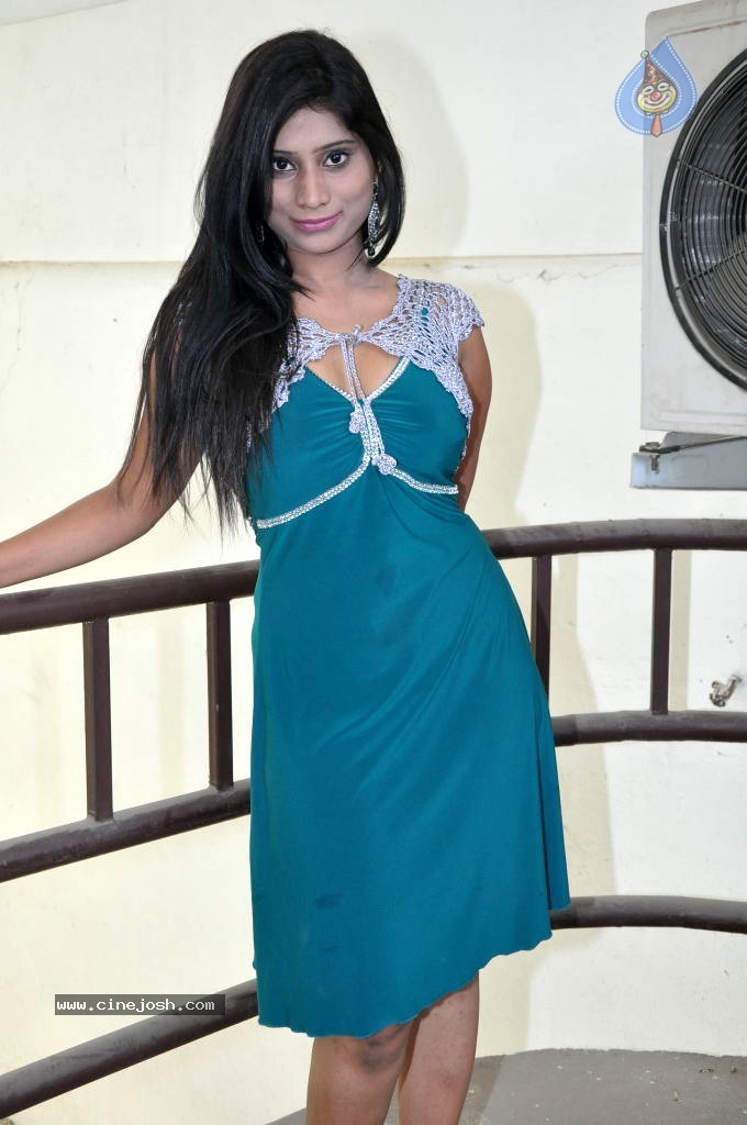 Mithuna Waliya Hot Stills - 31 / 59 photos