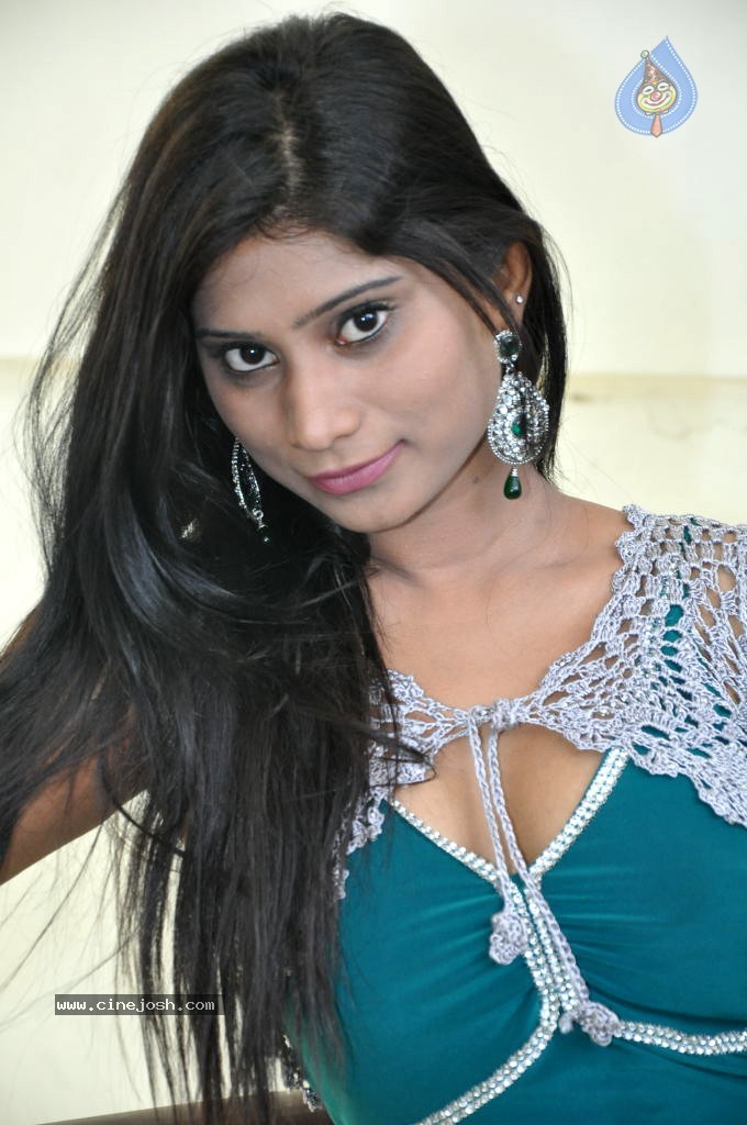 Mithuna Waliya Hot Stills - 56 / 59 photos