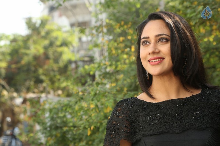 Miya George New Gallery - 38 / 62 photos