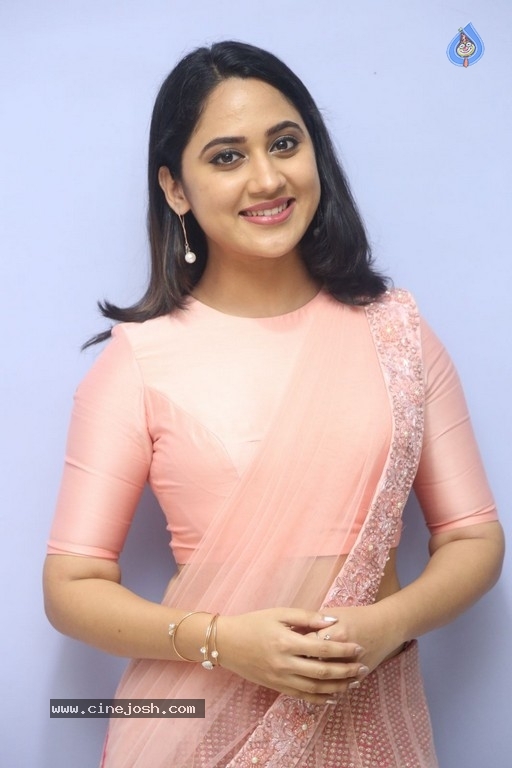 Miya George Photos - 32 / 33 photos