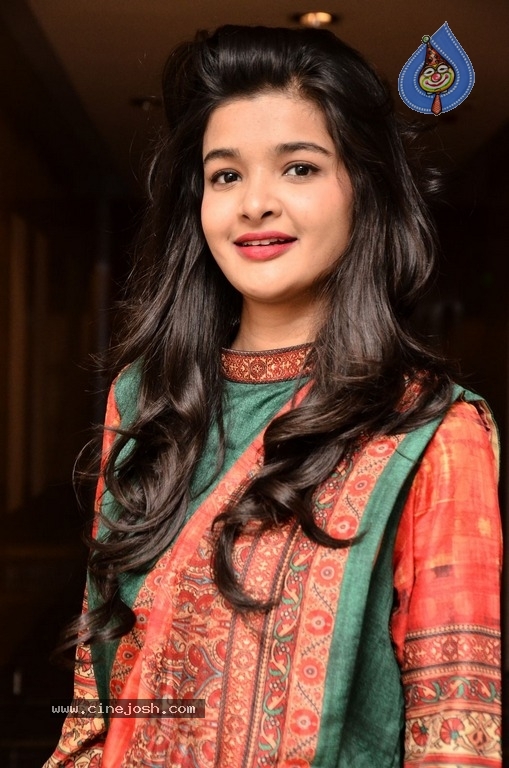 Model Krutika Photos - 2 / 12 photos