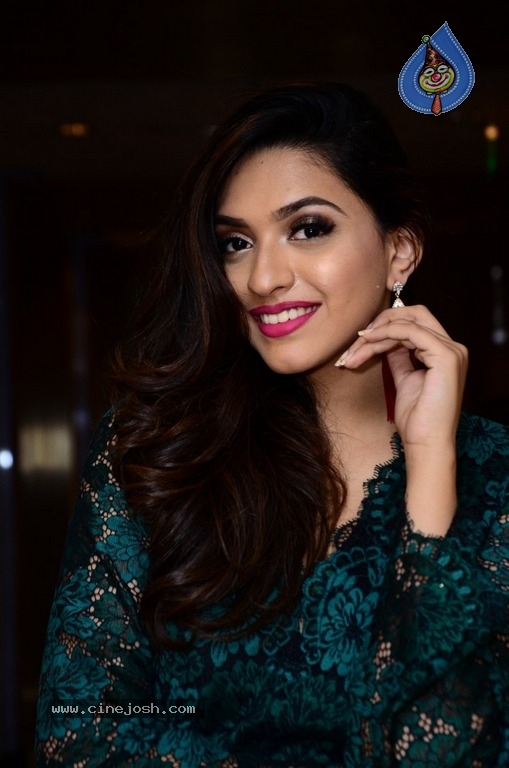 Model Mannat Singh Latest Photos - 23 / 45 photos