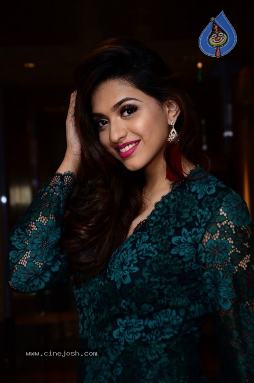 Model Mannat Singh Latest Photos - 36 / 45 photos