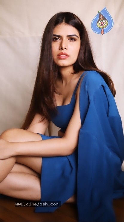 Model Twiinkle Saaj Photos - 7 / 16 photos