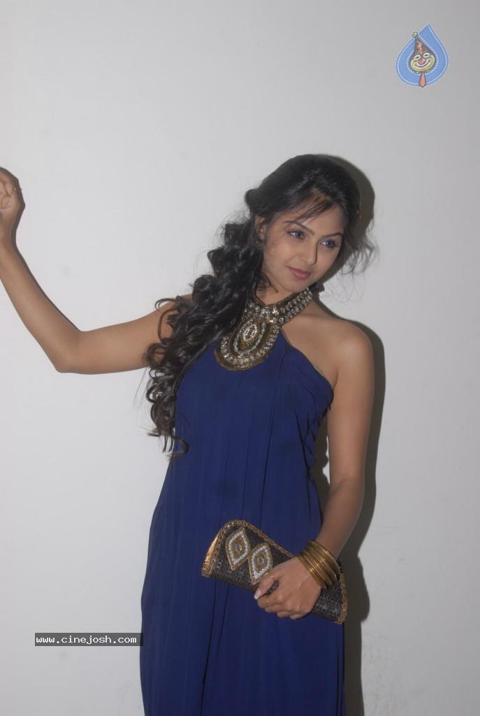 Monal Gajjar Latest Stills  - 16 / 50 photos