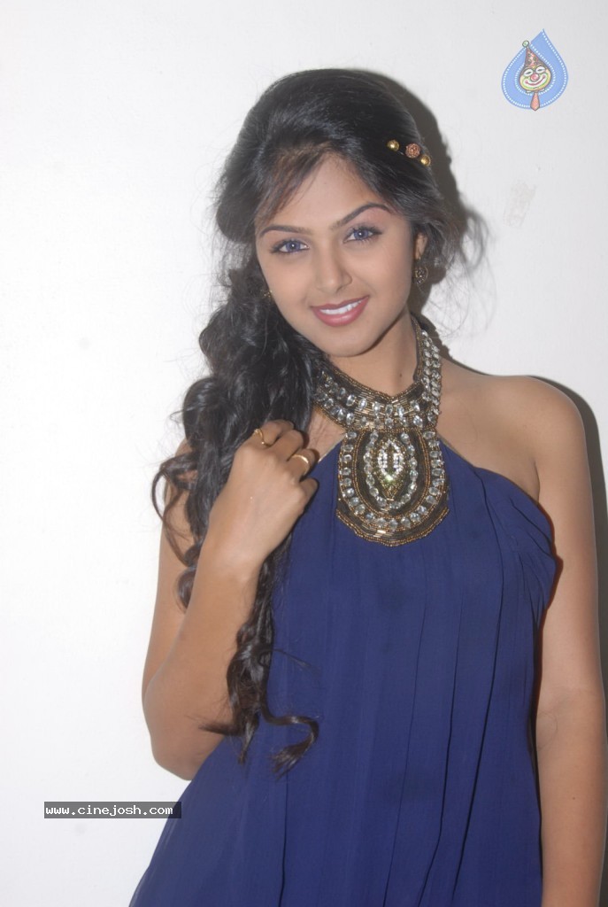 Monal Gajjar Latest Stills  - 20 / 50 photos