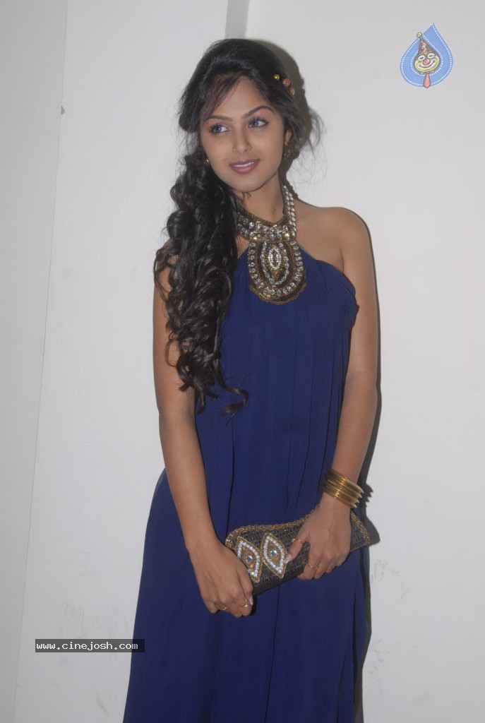 Monal Gajjar Latest Stills  - 21 / 50 photos