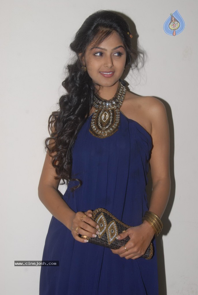 Monal Gajjar Latest Stills  - 28 / 50 photos