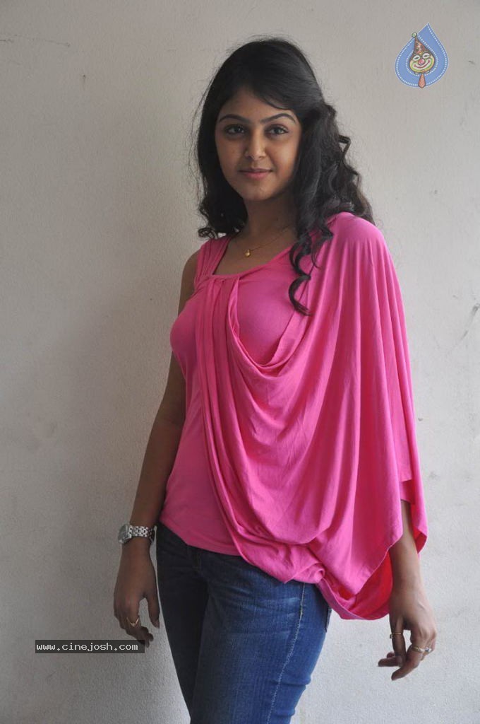 Monal Gajjar Latest Stills - 38 / 67 photos